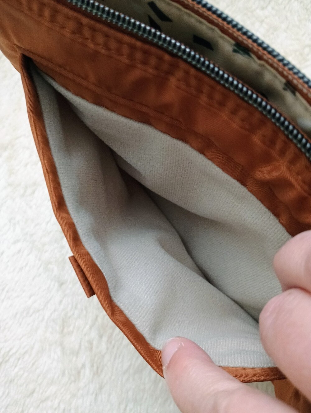 Lug Swivel Bag - Copper/Brown Quilted - Picture 4 of 13